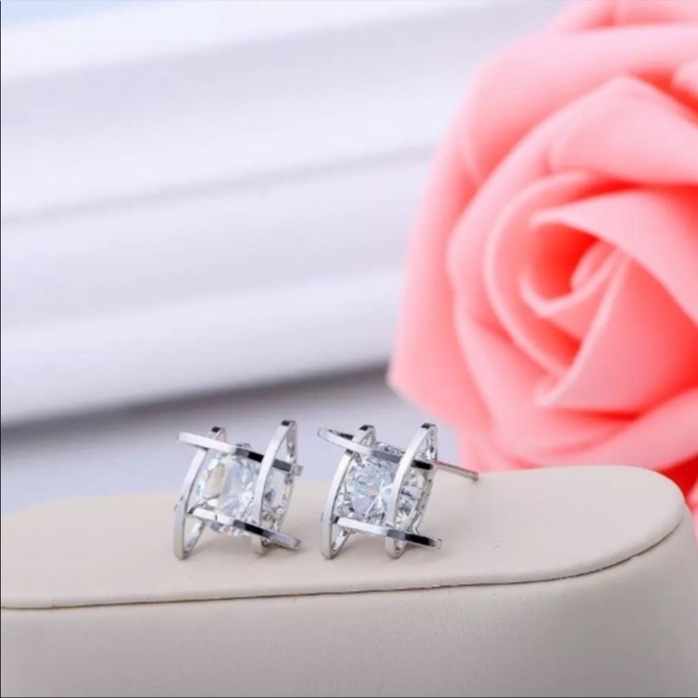 NEW SILVER 3D CAGE DIAMOND STUD EARRINGS - Picture 4 of 7